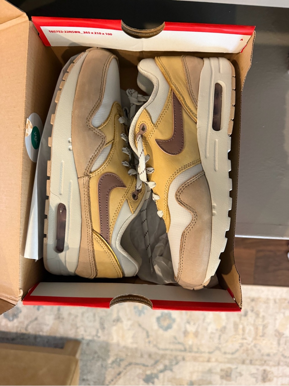 Nike Low-Top Sneakers in Yellow, Brown, Tan